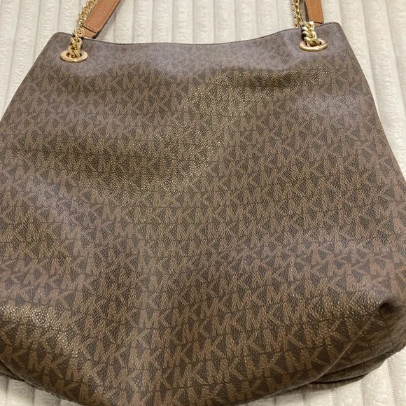 Micheal Kors Purse - Picture 6 of 16